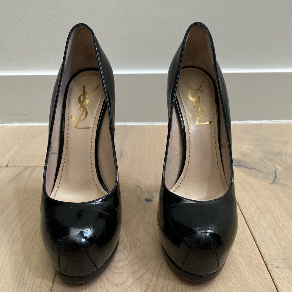 Beautiful YSL pumps